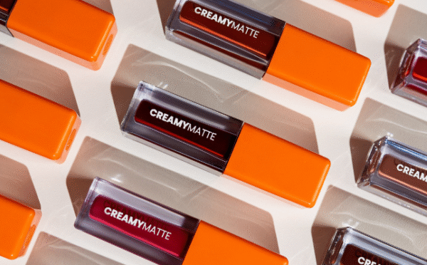 O segredo da perfeição para os lábios: Batom Líquido Creamy Matte Mari Maria!